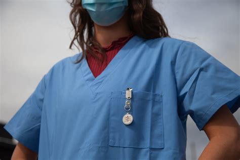 what do medical device sales reps wear